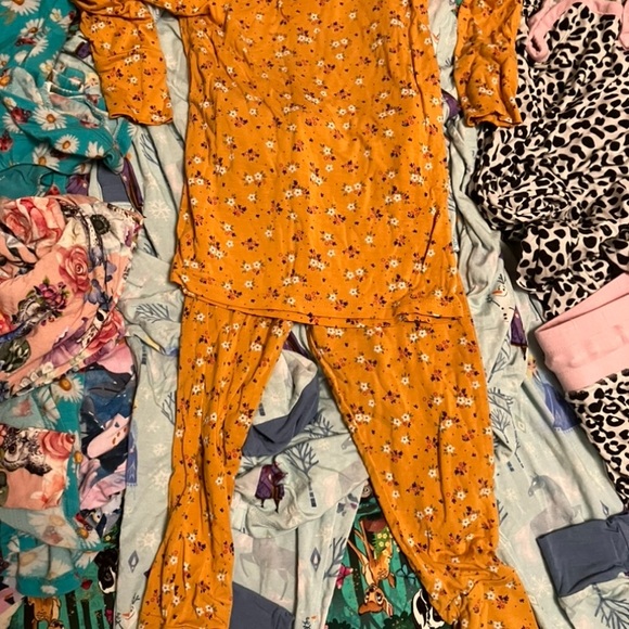 Posh peanut bundle 18/24 months to 2t - Picture 1 of 9